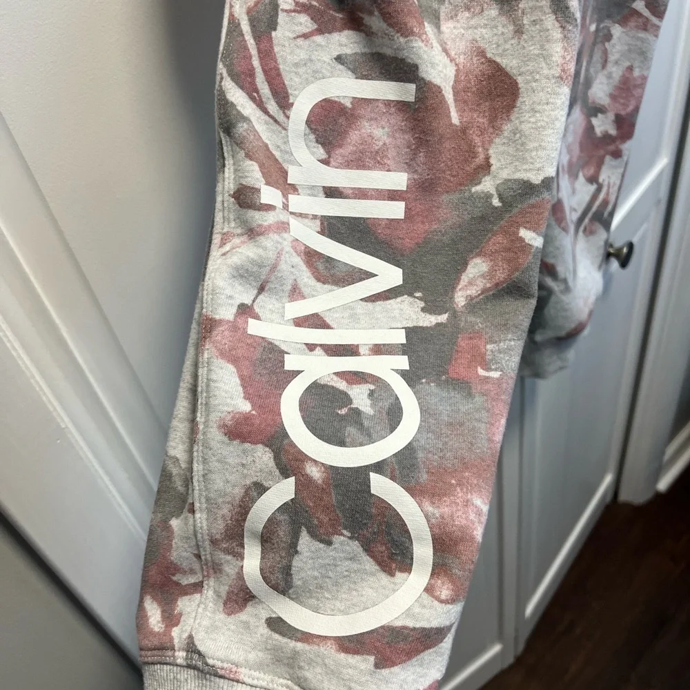 Calvin Klein Women’s Floral Performance Fleece Logo Joggers Size Large